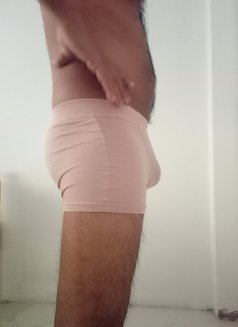 Shan Best Matured Therapist - masseur in Colombo Photo 2 of 3