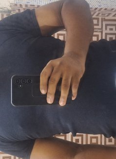 Shan - masseur in Al Manama Photo 4 of 4