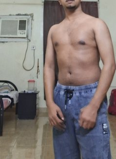 Shain 🇧🇭 - Male escort in Al Manama Photo 2 of 5