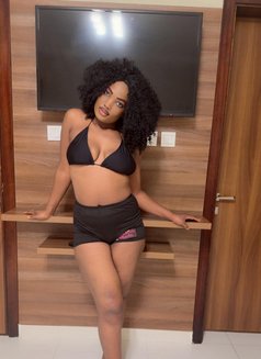 Shan - escort in Al Juffair Photo 4 of 6