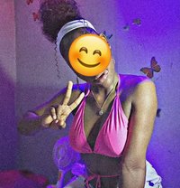 SHAN LIPS - escort in Mumbai Photo 2 of 5