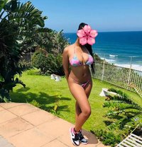 SHAN LIPS - escort in Mumbai