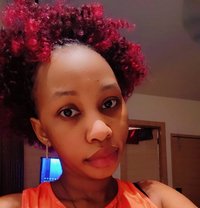 SHAN LIPS - escort in Mumbai