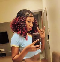 SHAN LIPS - escort in Mumbai