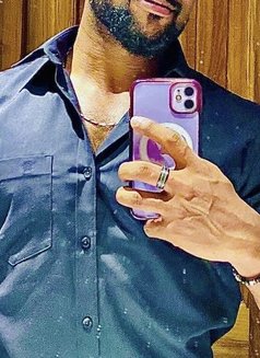 Shan - Male escort in Colombo Photo 2 of 7