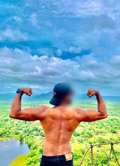 Shan - Male escort in Colombo Photo 7 of 7