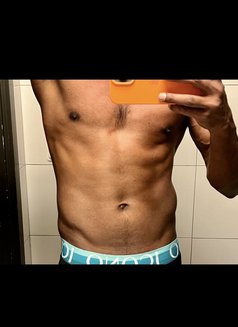 Shan - Male escort in Colombo Photo 3 of 3