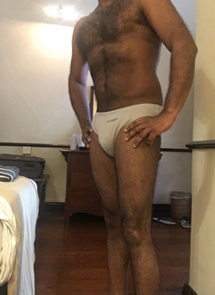 Shan - Male escort in Colombo Photo 12 of 15