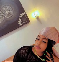 Shan V - escort in Bali