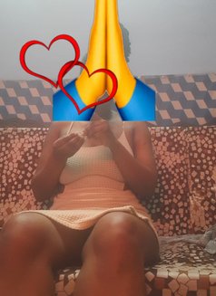 Shana - escort in New Delhi Photo 3 of 3