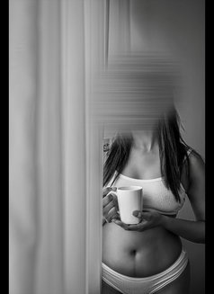 Shanaya Gfe - puta in Colombo Photo 2 of 11