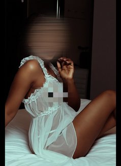 Shanaya Gfe - puta in Colombo Photo 5 of 11