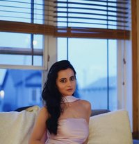 Shanaya - puta in Dubai