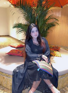 Shanaya 🦋 Innocent Independent Girl - puta in Dubai Photo 4 of 4