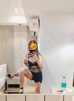 Shanaya - puta in New Delhi Photo 2 of 2