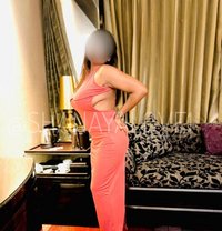 SHANAYA SEXY - puta in New Delhi Photo 13 of 16