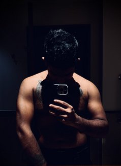 Roshen Love 69 - Male escort in Colombo Photo 1 of 5