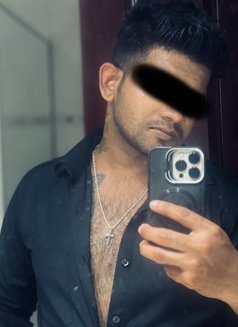 Roshen Love 69 - Male escort in Colombo Photo 2 of 5