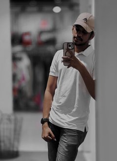 Radeesha Jayawardena - Male escort in Colombo Photo 1 of 3