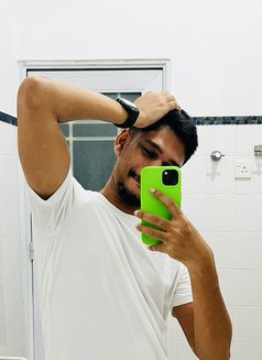 Radeesha Jayawardena - Male escort in Colombo Photo 3 of 3