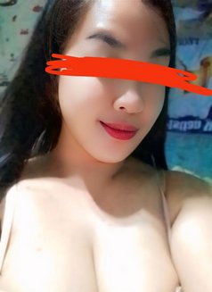 Shane Newbie Escort Gfe, Milf - puta in Makati City Photo 2 of 4