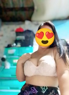 Shane Newbie Escort Gfe, Milf - puta in Makati City Photo 4 of 4