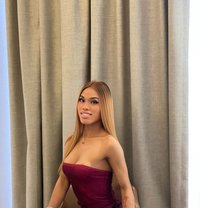 Shane w/ poppers - Transsexual escort in Singapore Photo 25 of 27