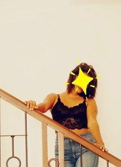 Shani Fernando - escort in Colombo Photo 2 of 5