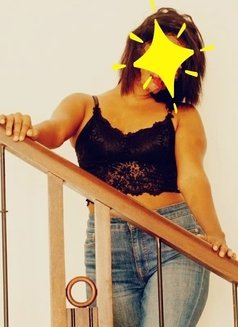 Shani Fernando - escort in Colombo Photo 1 of 5