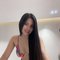Shaniel Sy - puta in Riyadh Photo 3 of 5
