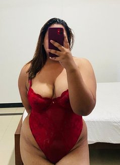 Shanila - escort in Colombo Photo 3 of 7