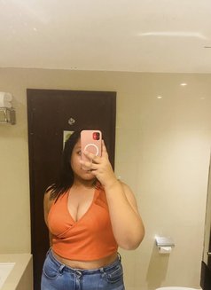 Shanila - escort in Colombo Photo 6 of 7