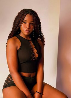 Shanix - escort in Pune Photo 1 of 8