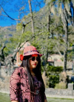 Shaniy Khan - escort in Ahmedabad Photo 1 of 3