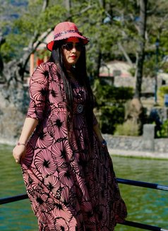 Shaniy Khan - escort in Ahmedabad Photo 3 of 3