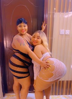 Shaniz and shania - puta in Riyadh Photo 4 of 8