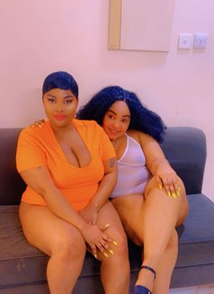 Shaniz and shania - puta in Riyadh Photo 6 of 8