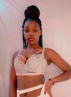 Shaniz - Transsexual escort in Nairobi Photo 6 of 7
