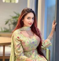 Shanna - puta in Ajmān