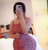 Shanna - puta in Ajmān