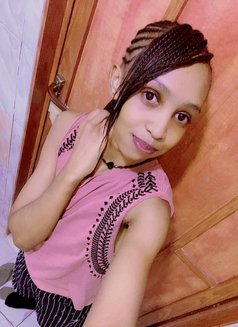 Shannah - escort in Doha Photo 2 of 3