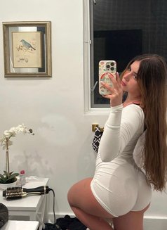 Shannon - escort in Okinawa Island Photo 1 of 4