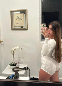 Shannon - escort in Okinawa Island Photo 3 of 4