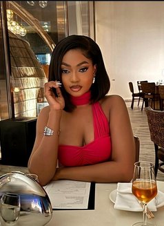 Shannon - escort in Dubai Photo 4 of 4