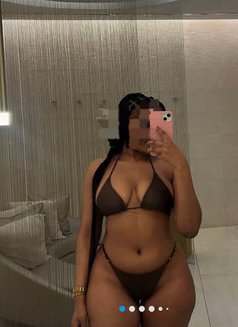 Shanny - escort in Bali Photo 2 of 4