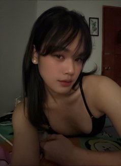 Shans Chloe - escort in Manila Photo 1 of 6