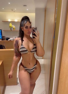 Shantal - puta in Dubai Photo 10 of 12