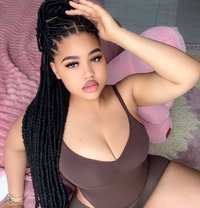 Shantel - puta in Khobar Photo 1 of 2