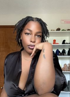 Shantel - escort in Nairobi Photo 1 of 3