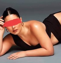 Shanthi - escort in Singapore Photo 1 of 2